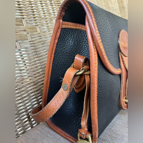 Vintage Dooney & Bourke Essex Crossbody AWL Bag - Picture 2 of 15